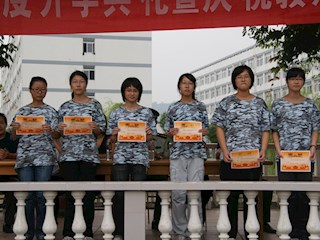 学生军训会操